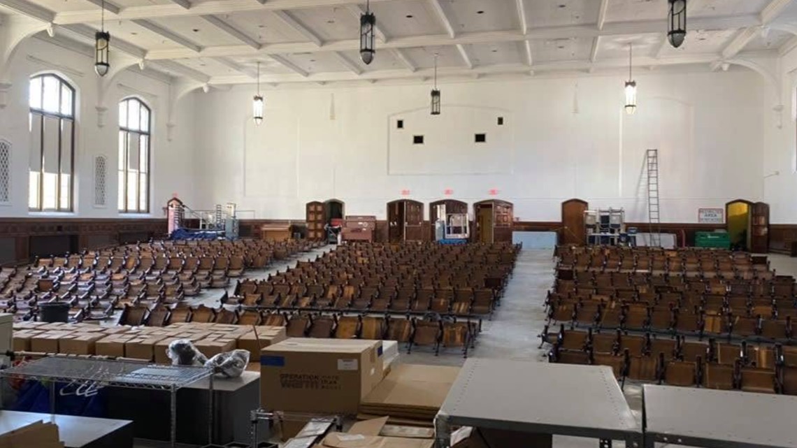 Louisville's Shawnee High selling old auditorium seats - Vimarsana News