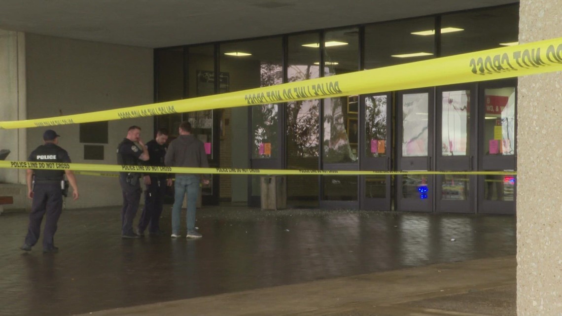 LMPD Man Juvenile Injured At Kentucky Expo Center Whas11 lmpd-man-juvenile-injured-at-kentucky-expo-center-whas11