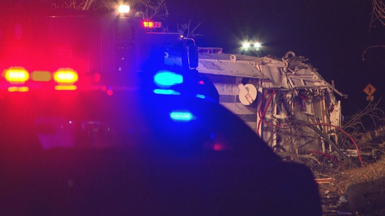 Driver of semi dead after fatal roll-over crash on I-71N | whas11.com