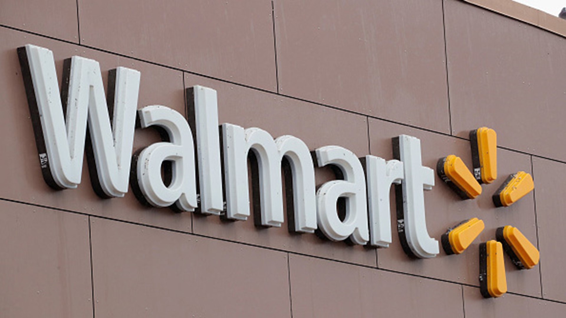 Walmart closing three Louisville stores