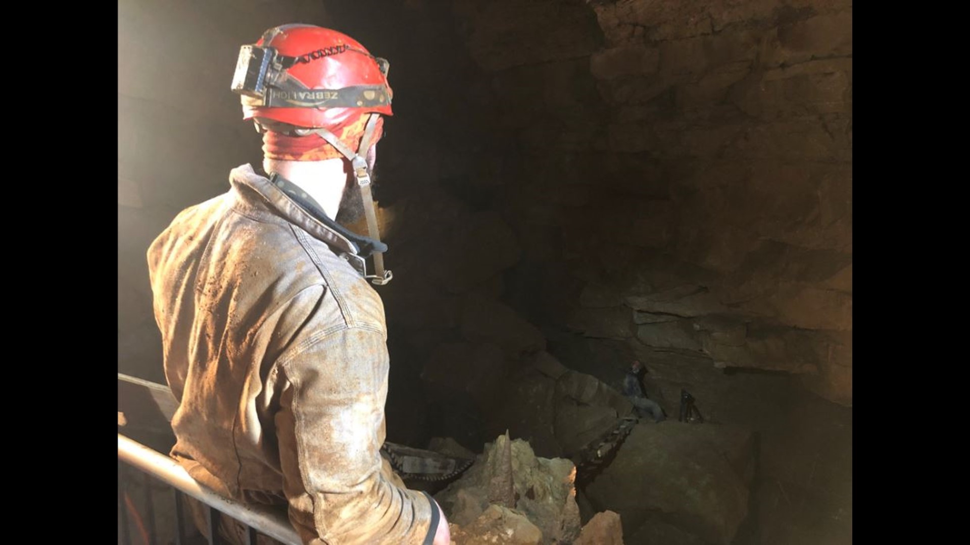Paleontologists digging into the past at Indiana Caverns