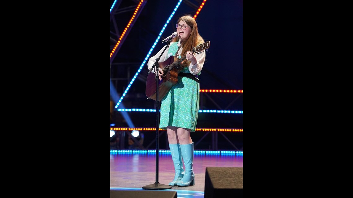 PHOTOS American Idol's Catie Turner