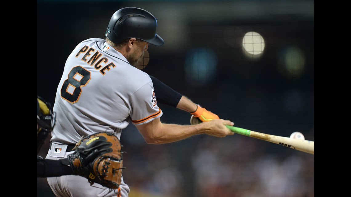 Evan Longoria's pinch-single sends Giants over Diamondbacks 3-2