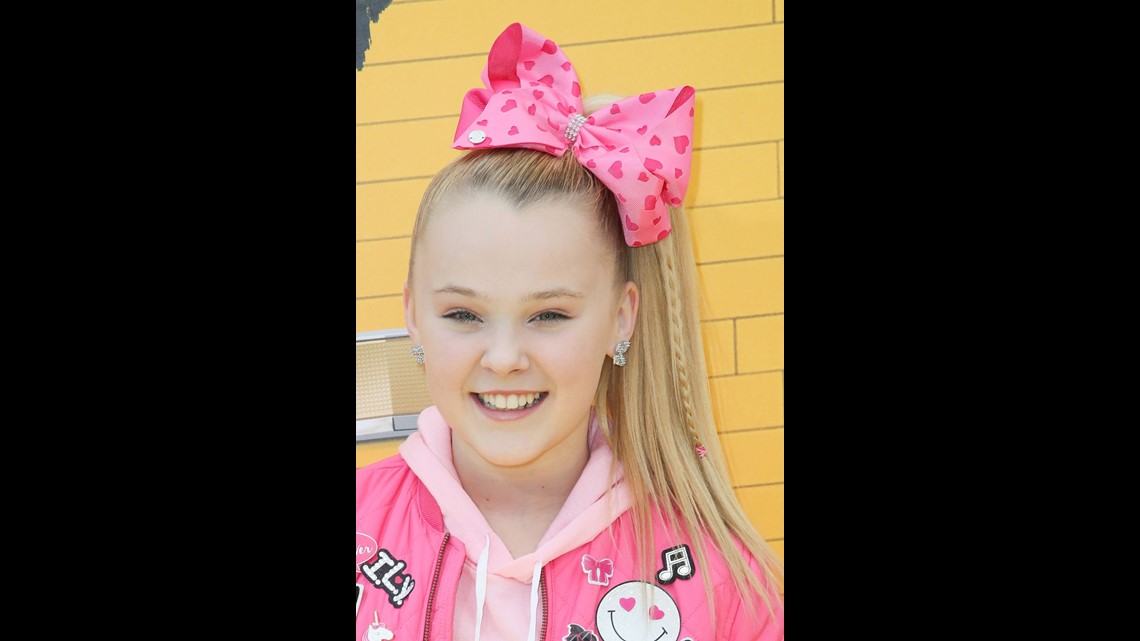 19 Easy Back To School Hairstyles To Slay Your Daughter's First Day 