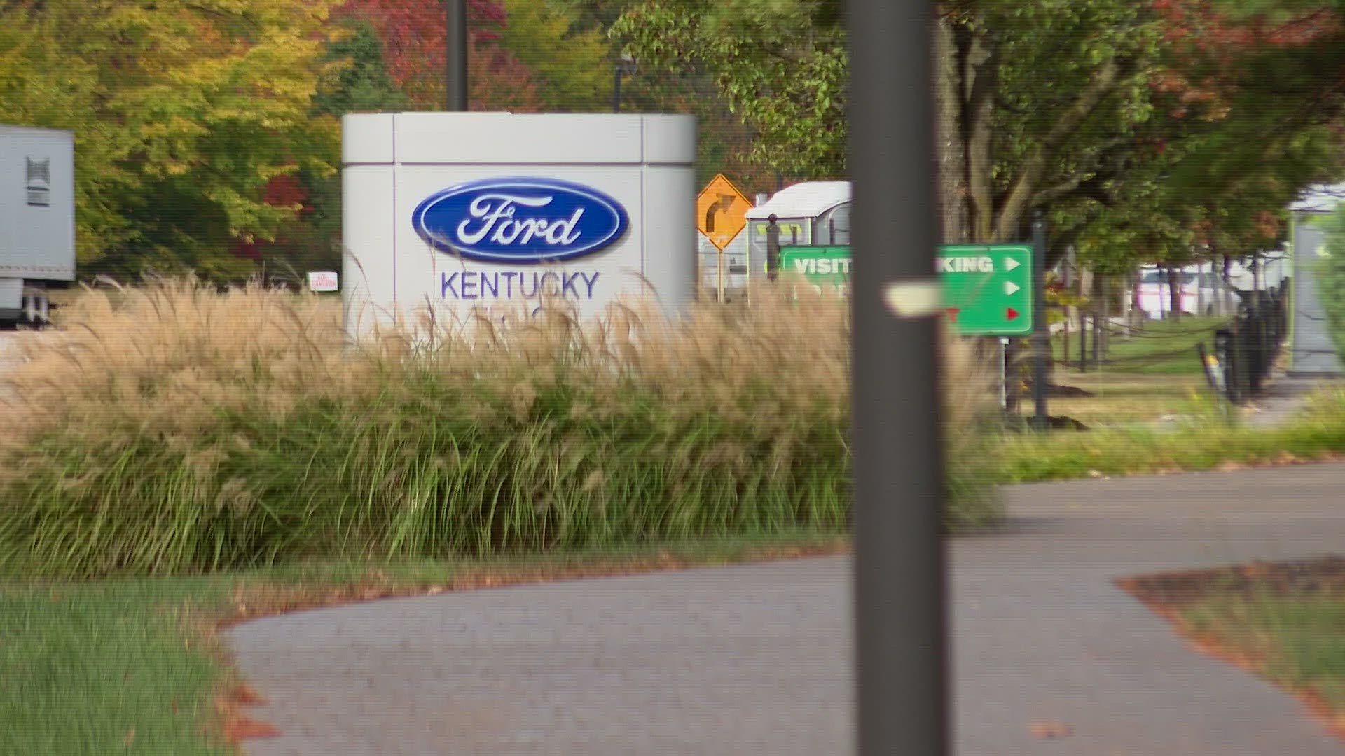 Ford says it plans to invest $750 million in its Kentucky Truck Plant and $1.2 billion in the Louisville Assembly Plant amid a tentative agreement.