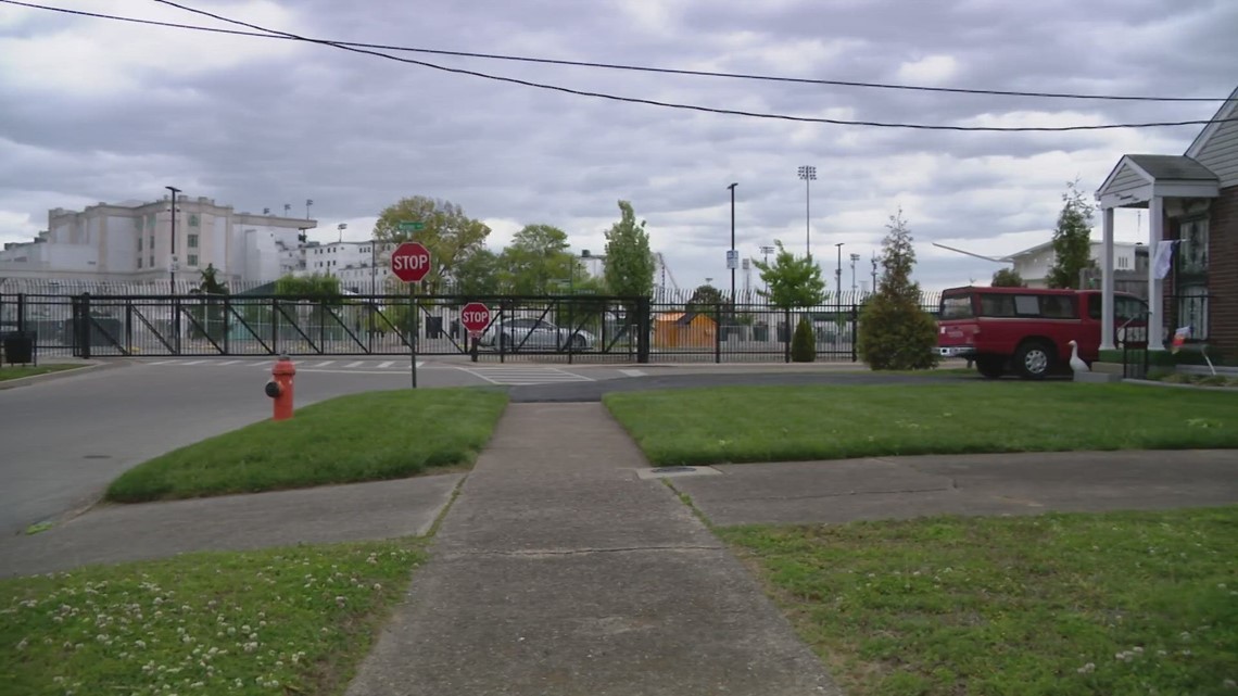 Churchill Downs, south end neighbors prepare for Kentucky Derby - Vimarsana News
