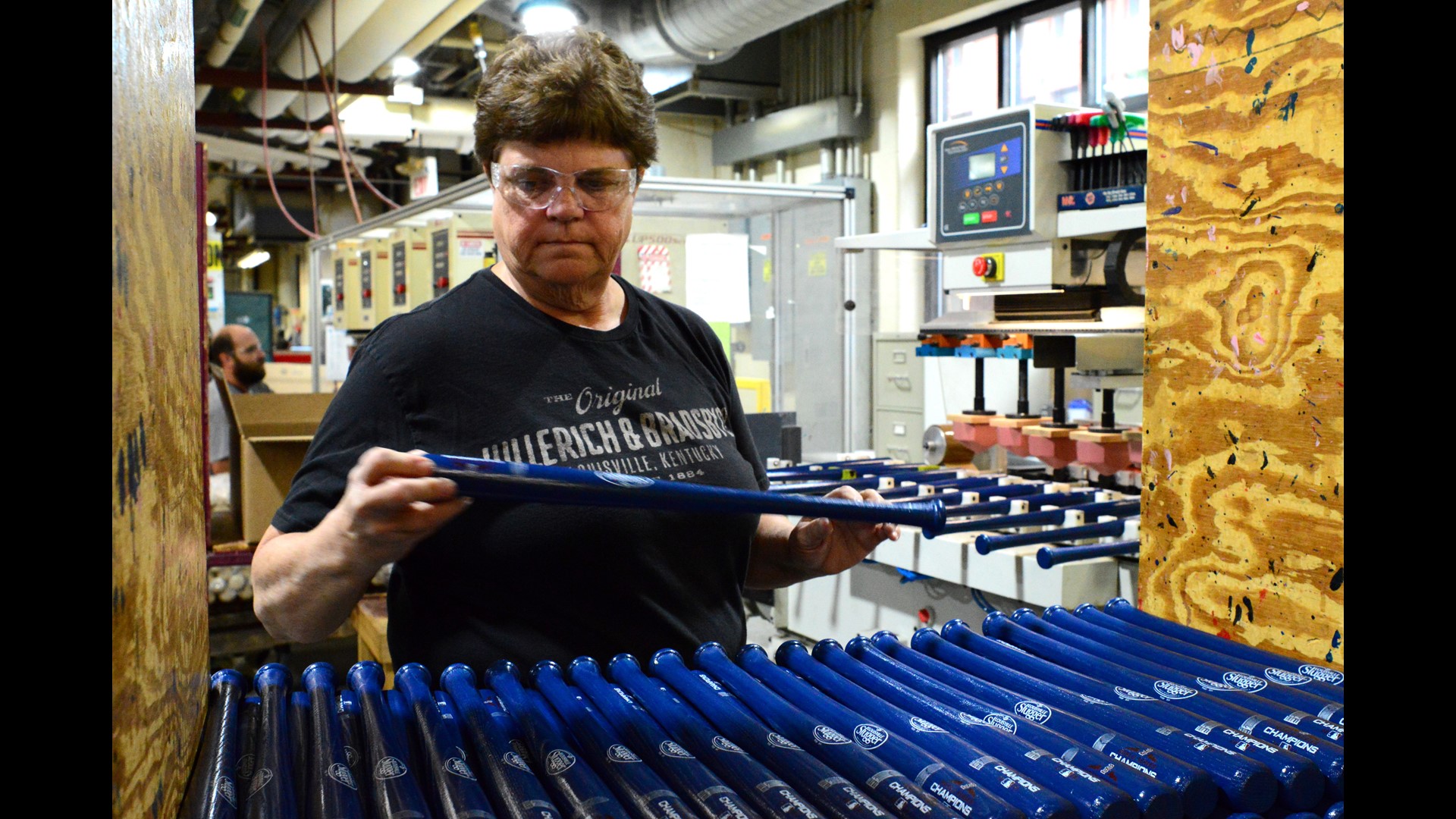 Louisville Slugger makes 2018 World Series champs commemorative bats