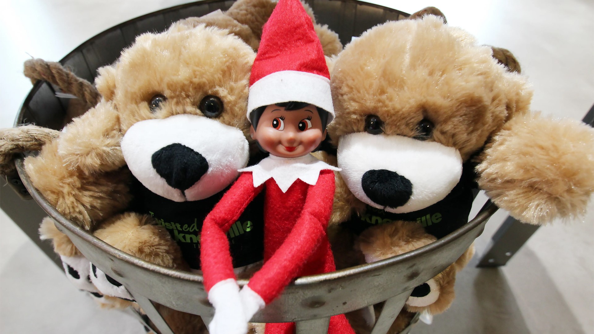 25 Places To Hide Your Elf On The Shelf This Holiday Season Whas11