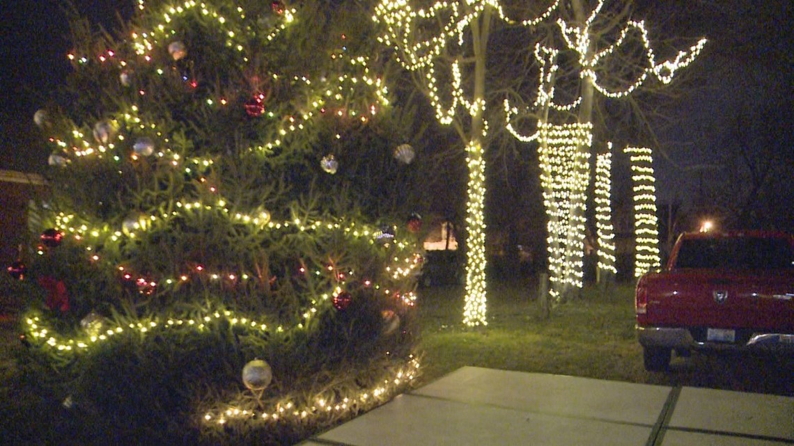 Shawnee 'lights up' for the first time this holiday season