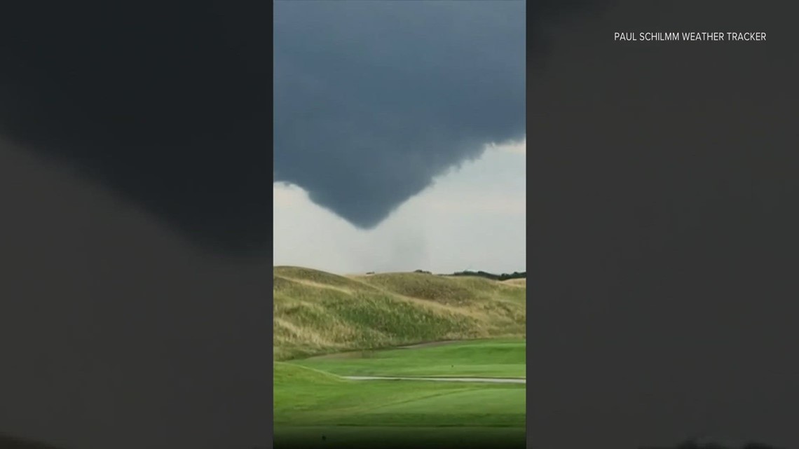 Tornado Touches Down Near Chicago's O'Hare Airport, Disrupting Hundreds ...