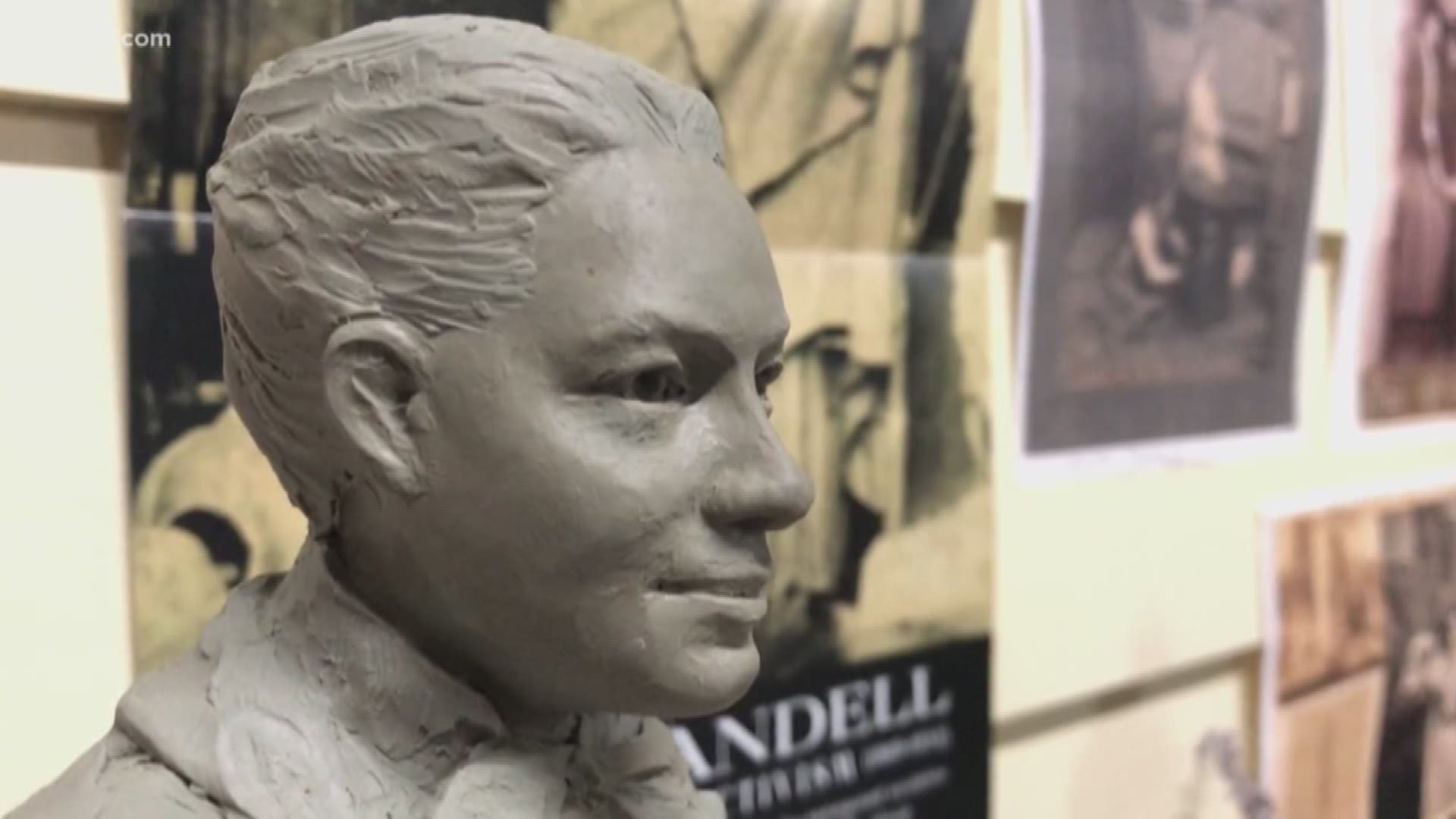 Local artist working to create lifesized statue of famed Louisville