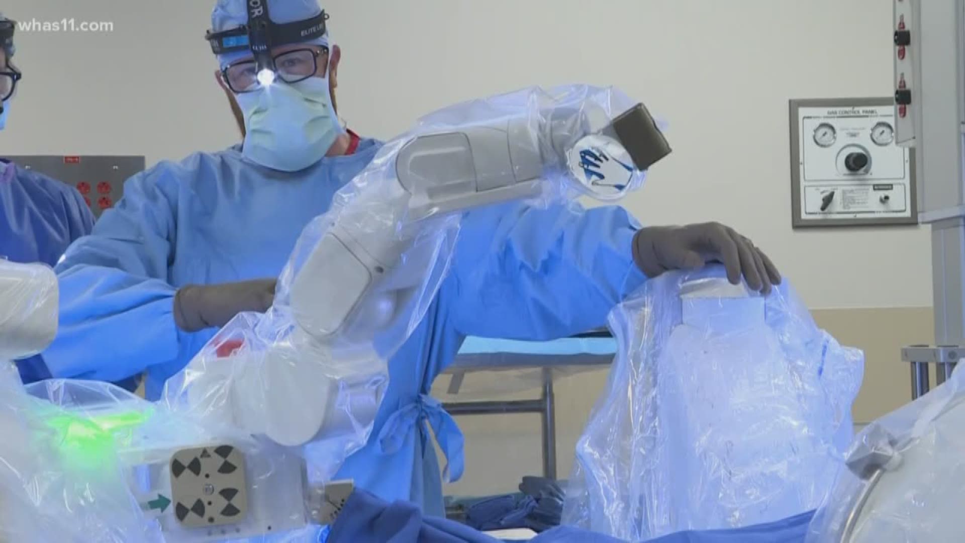 The Norton Leatherman Spine Center is using a robot to perform spinal surgeries in Louisville