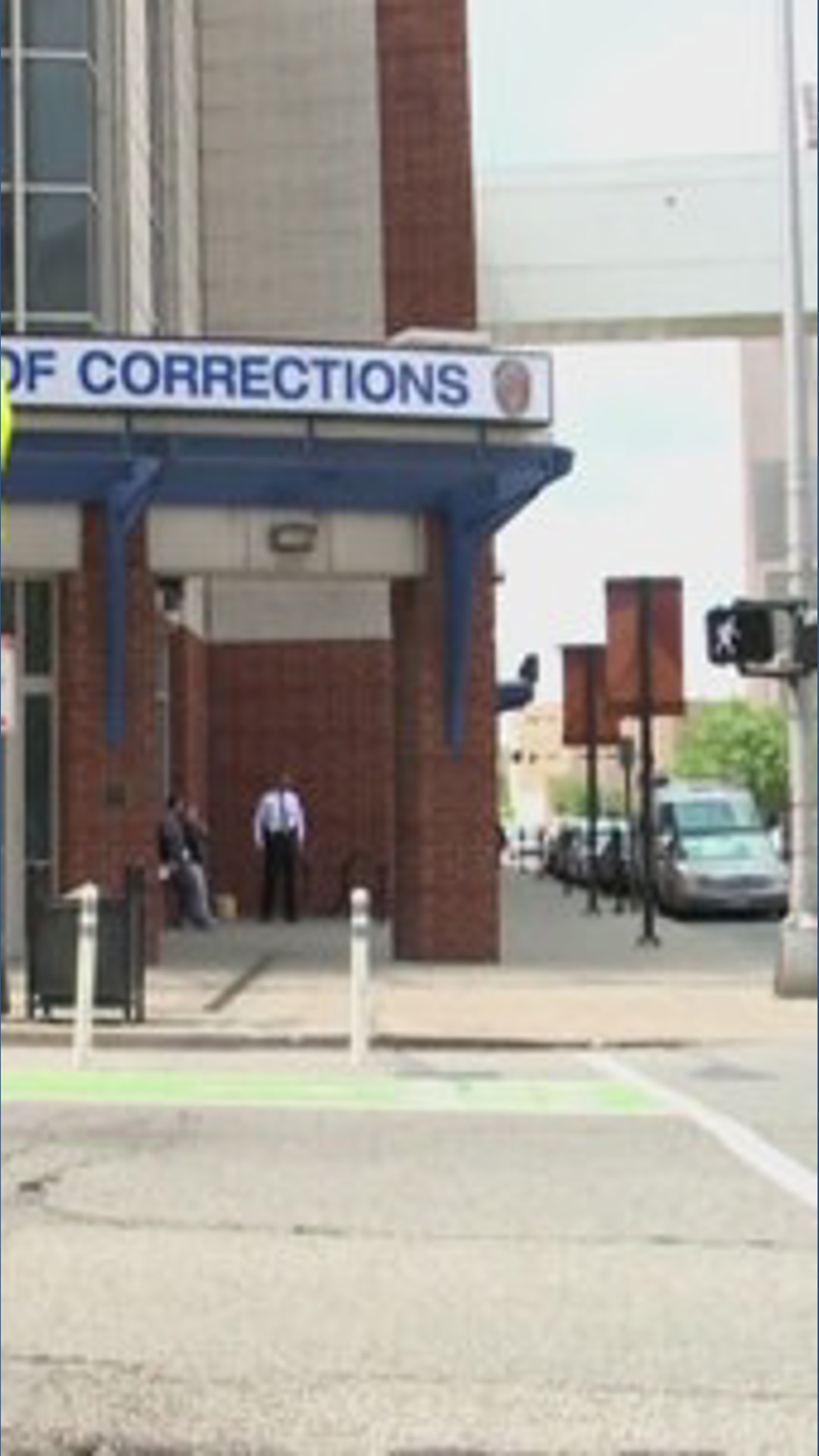 21-year-old inmate found unresponsive, dies at Metro Corrections ...