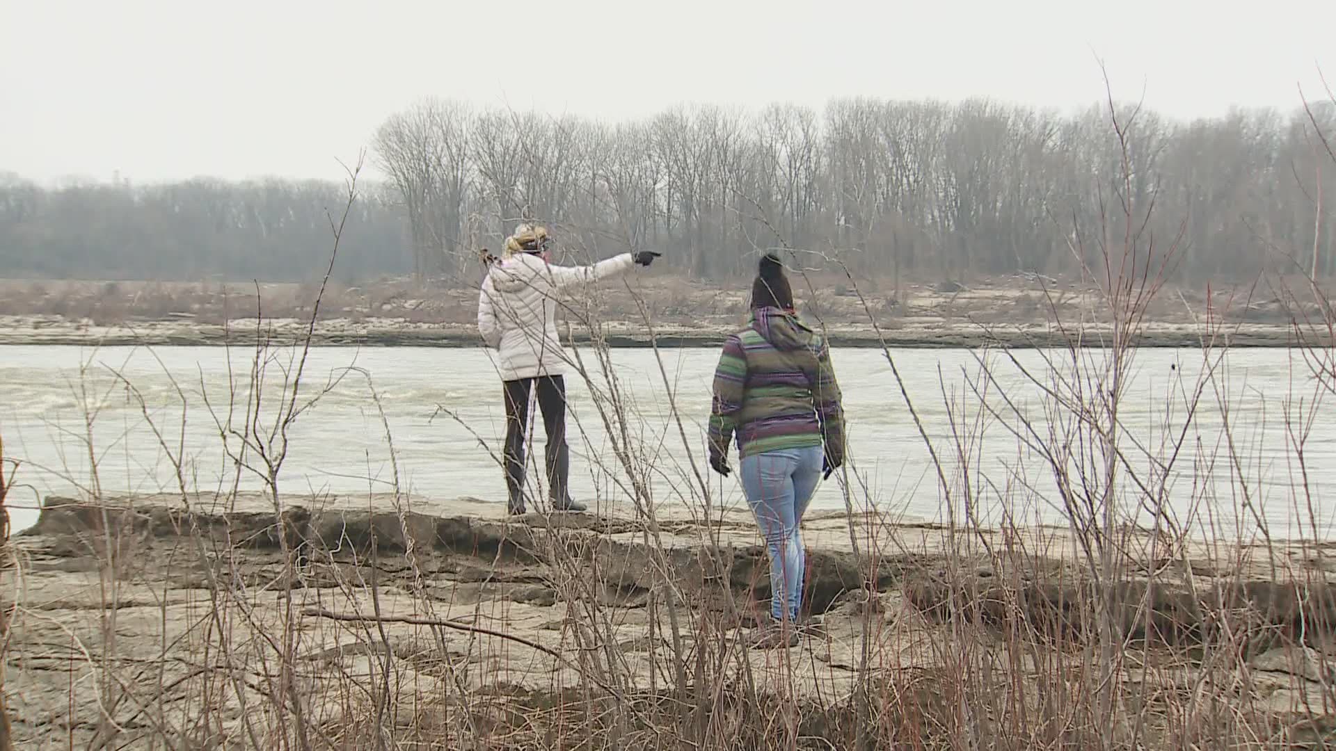 Strangers turned out with hope and determination today in the search for a teenager who went kayaking on the Ohio River, but didn't make it home.