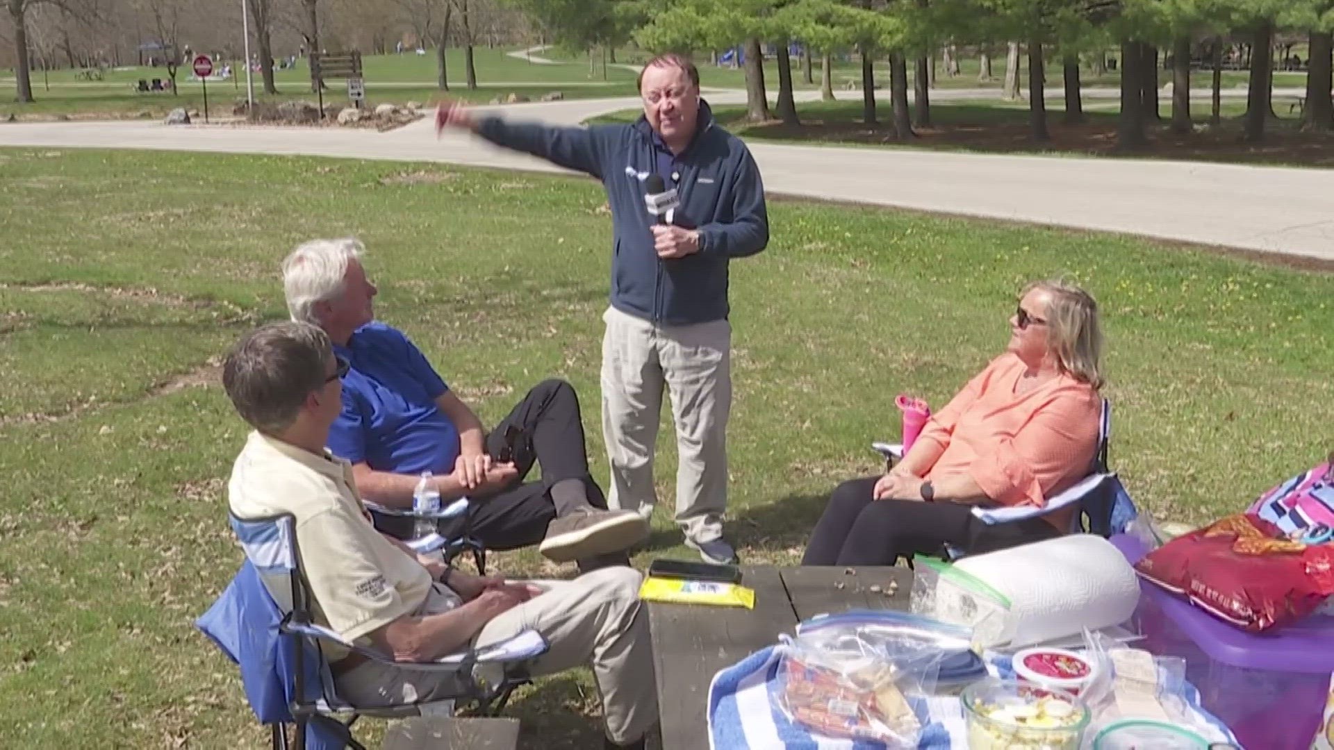 WHAS11's Reed Yadon is in the path of totality, tracking the Great American Eclipse.