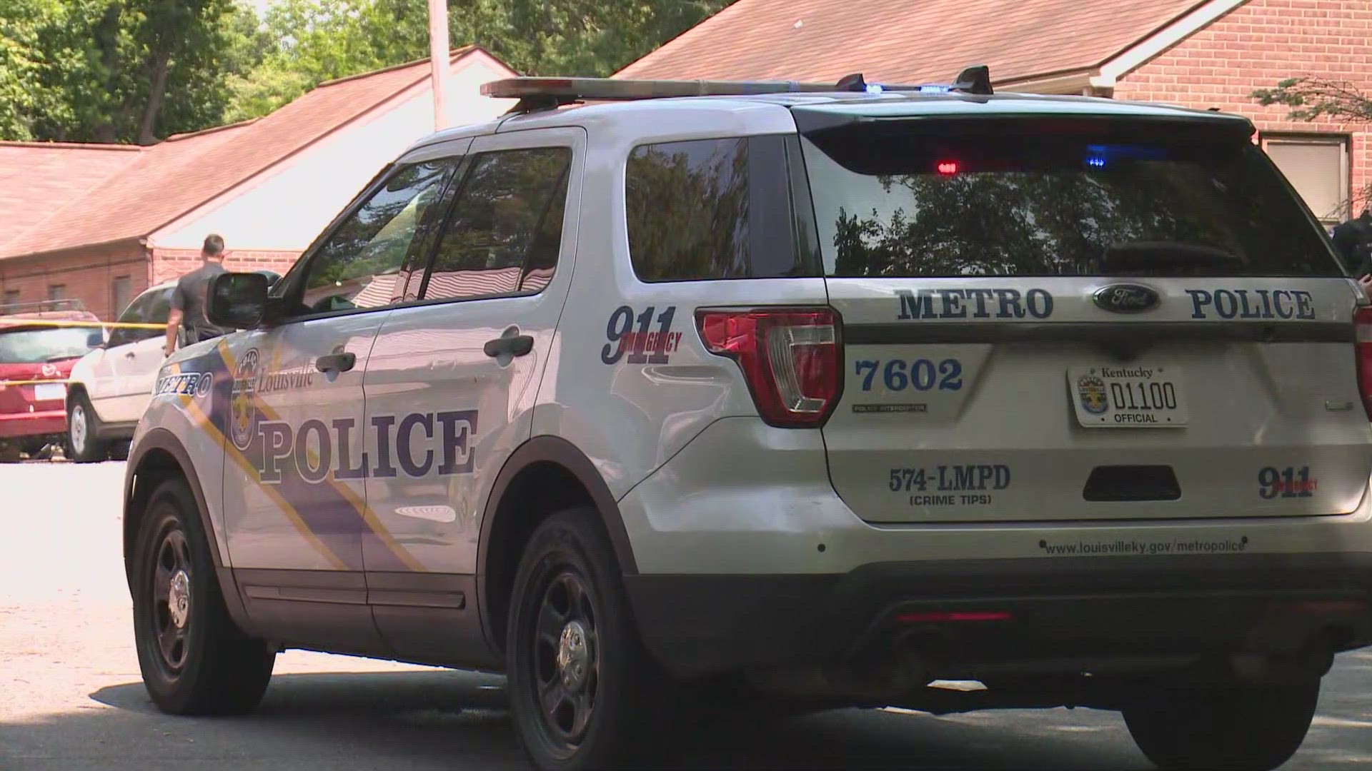Louisville Metro Police was dispatched on a report of a shooting in the 600 block of Country Club Road.