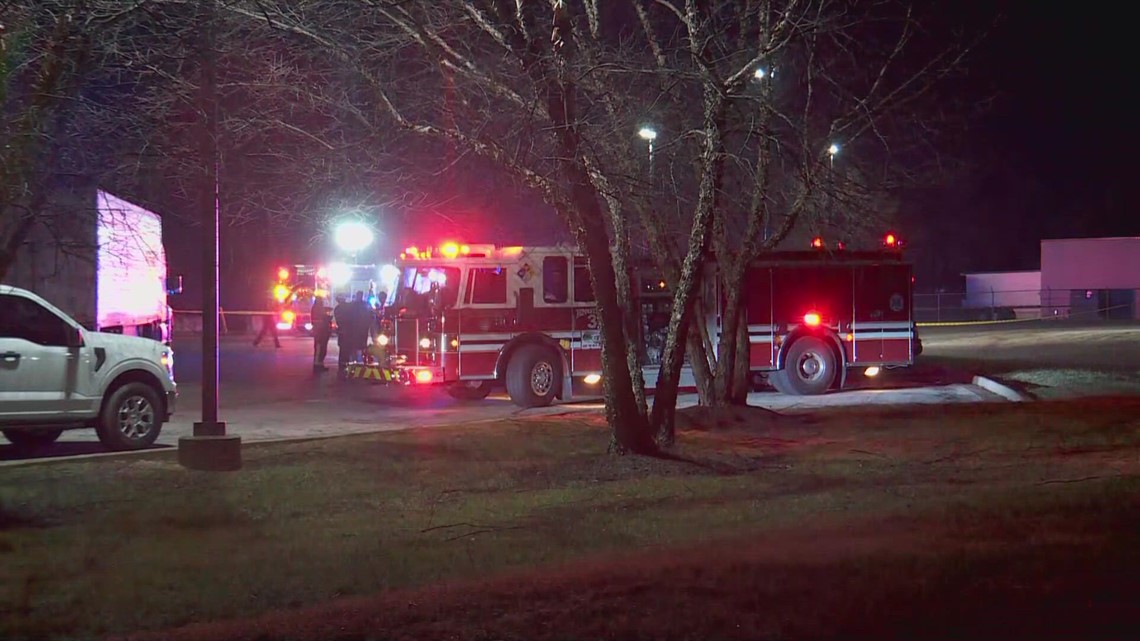 Shooting at distribution center in Bullitt County leaves 2 injured