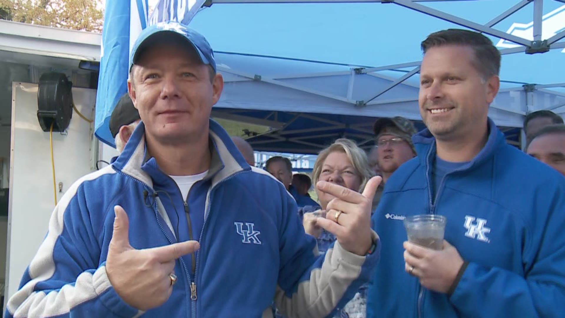 Snell Yeah: Kentucky, Georgia football fans make their prediction on the SEC East matchup.