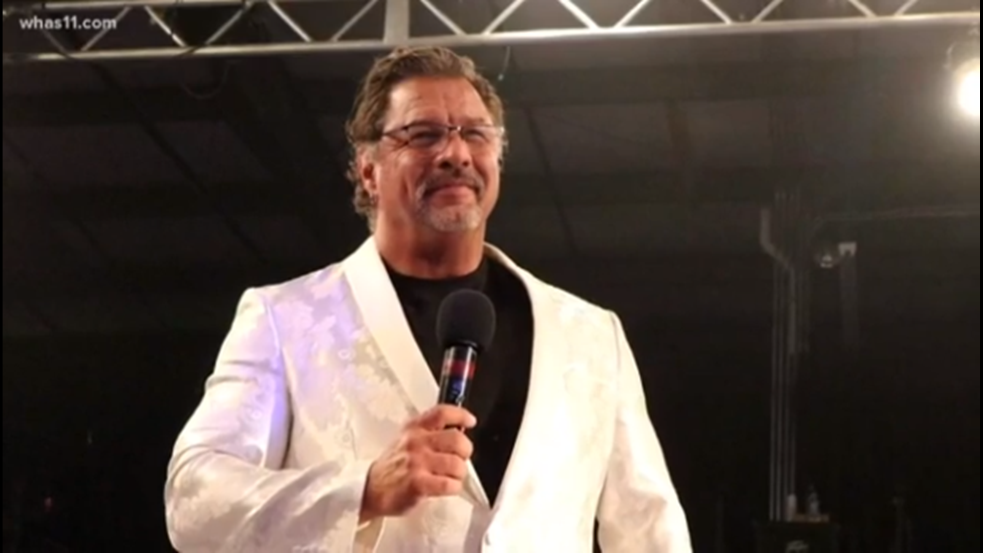 WWE icon Al Snow talks about the new OVW Wrestling show, how he stays in shape while social distancing at home, WWE Wrestling + the perfect Al Snow Halloween costume