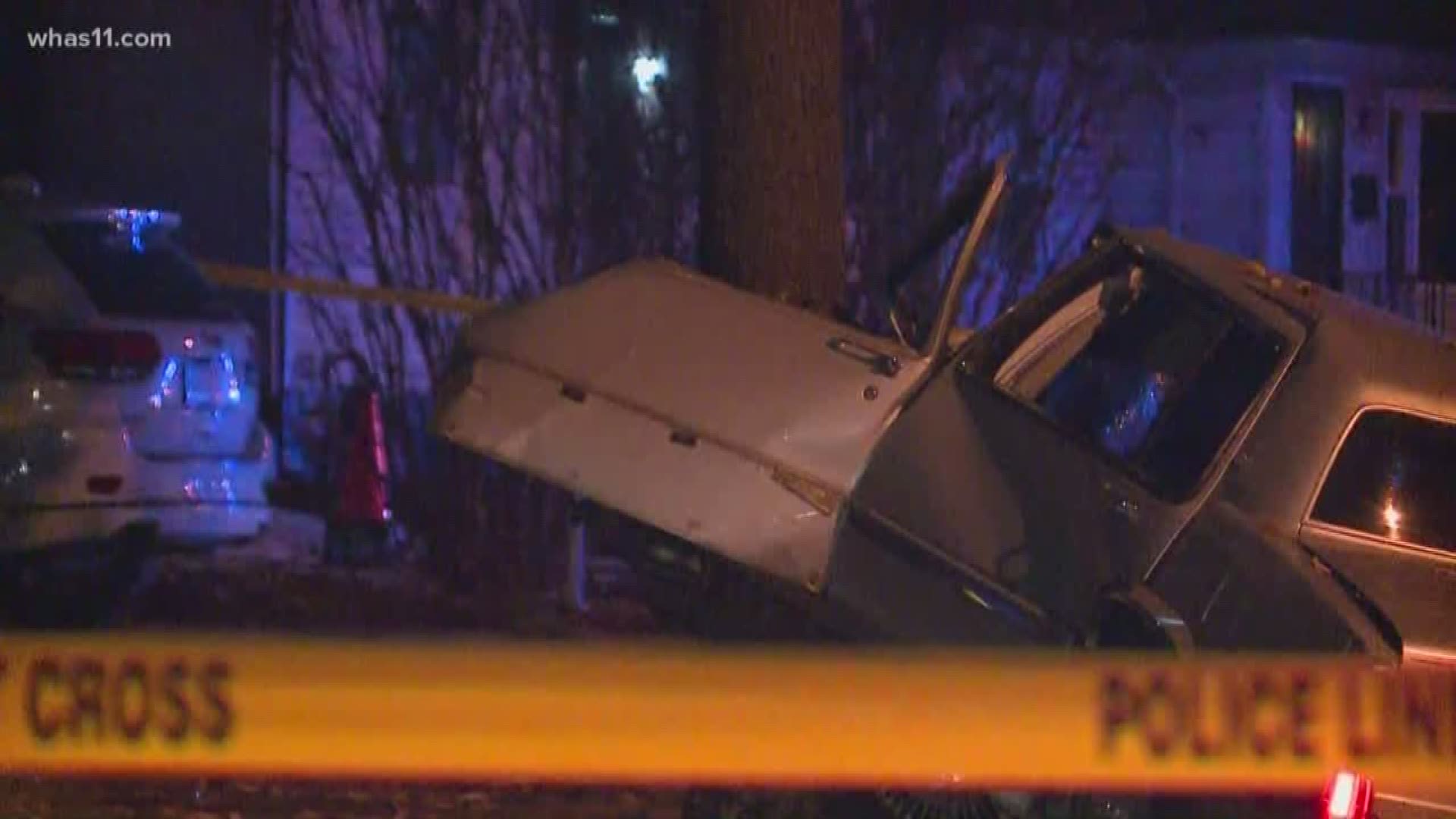 One dead in Algonquin Pkwy. crash