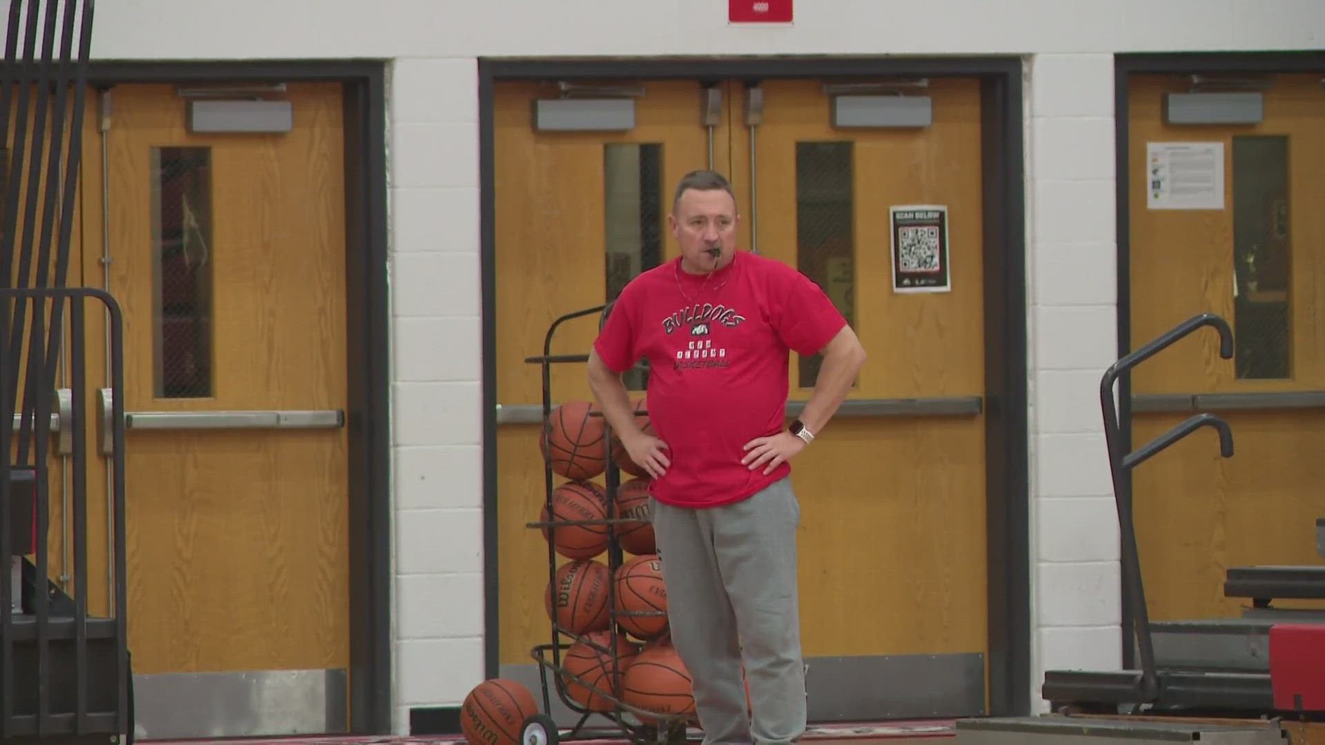 New Albany has started their season 3-2 so far under first year head coach Jason Jones.
  As Mason Horodyski shows us, change came at the Bulldogs fast.