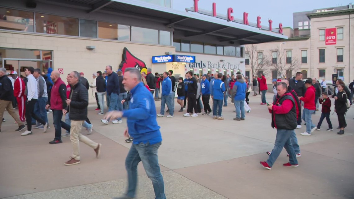 Downtown businesses see lucrative night of UK, UofL game - Vimarsana News