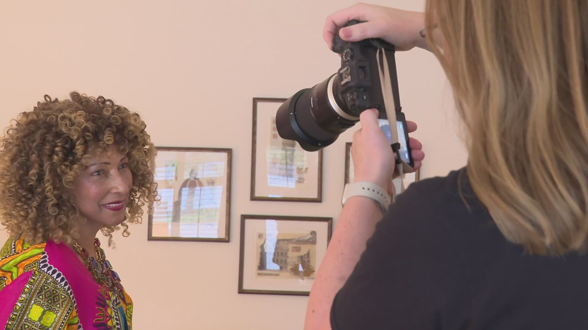 Louisville cancer patients received red carpet treatment at Gilda's Club along with a free photoshoot.