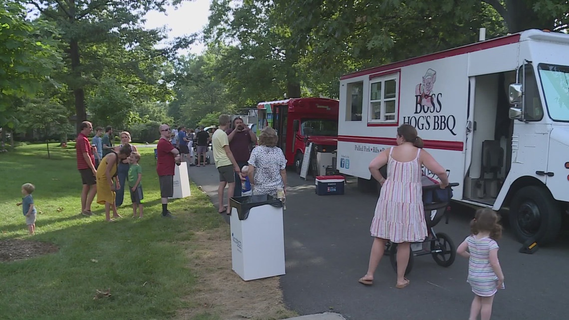 Seneca Gardens Hosts Food Truck Festival 