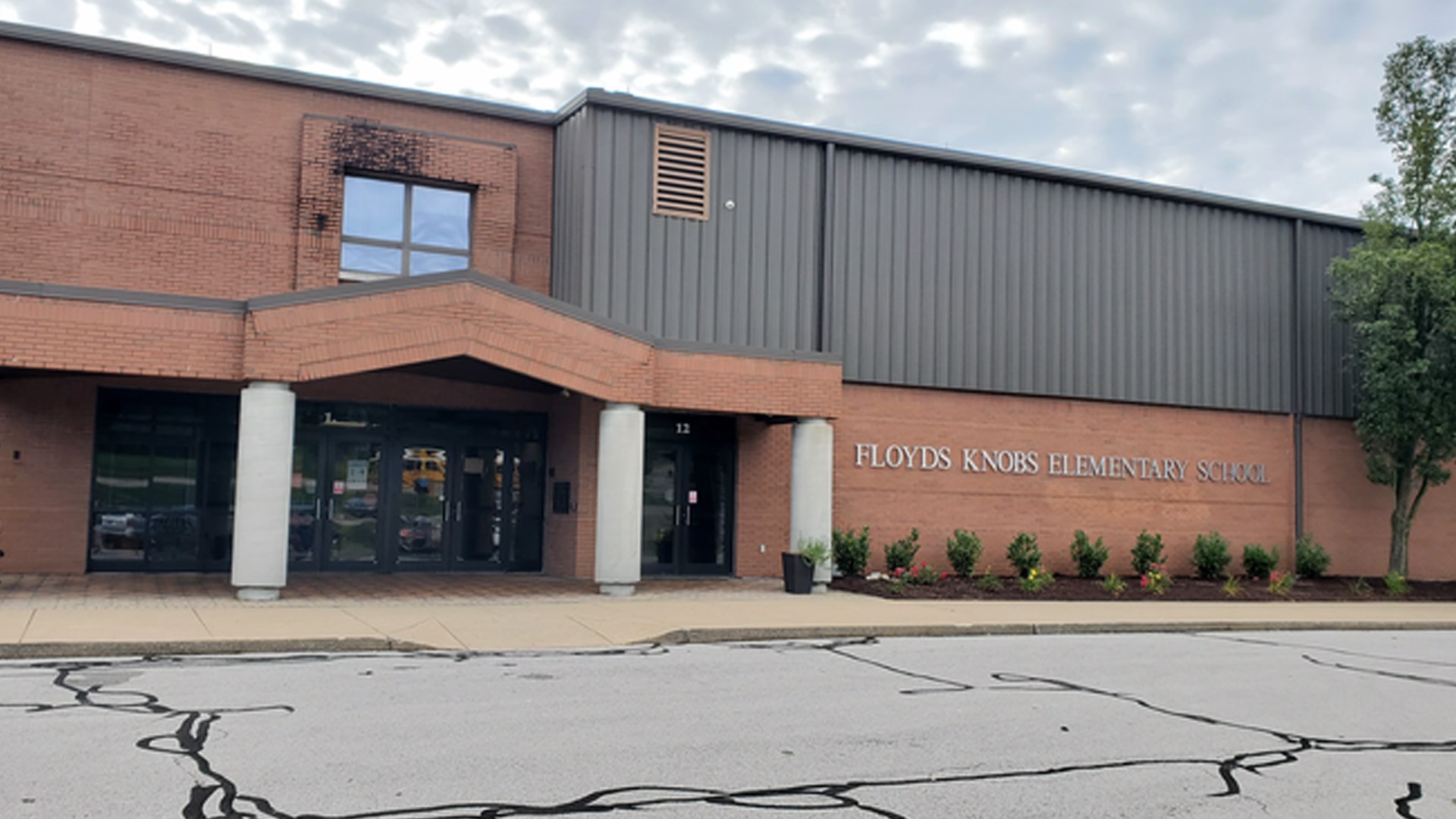 Floyds Knobs Elementary ready to students back to school