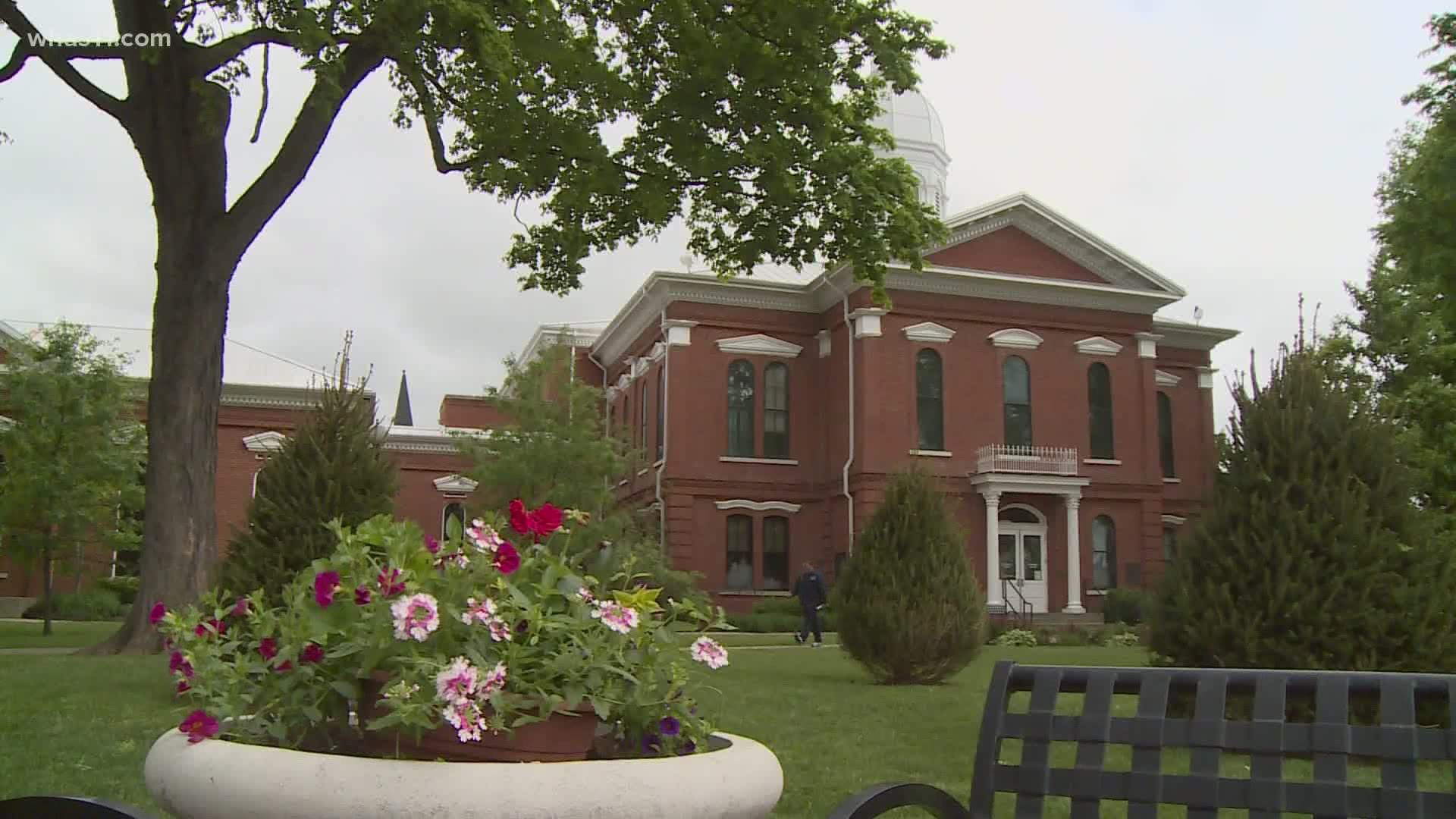 Portion of historic courthouse in Oldham County stay whas11 com