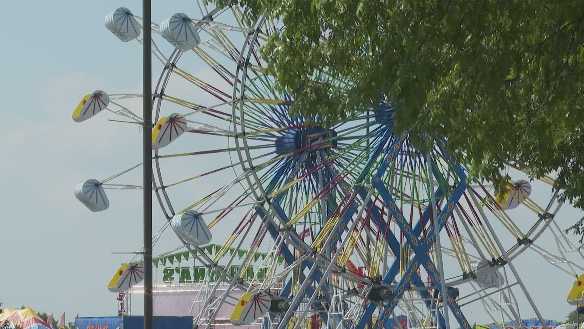 WHAS11's Eric King has some interesting tidbits from the fair's first day.