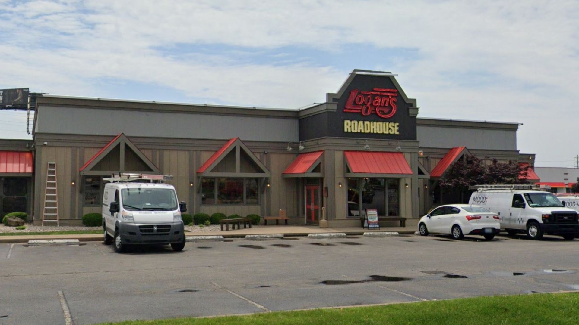 Logan's Roadhouse closes Louisvillearea locations, fires staff