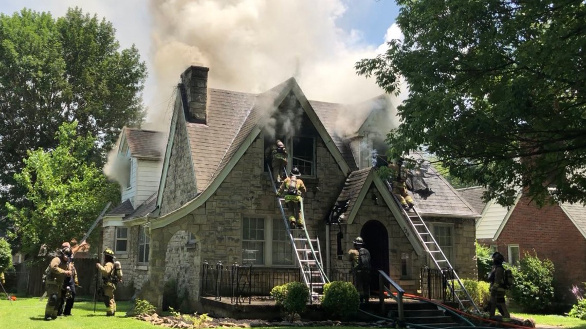 Crews Battle House Fire In Louisville's Chickasaw Neighborhood | Whas11.com