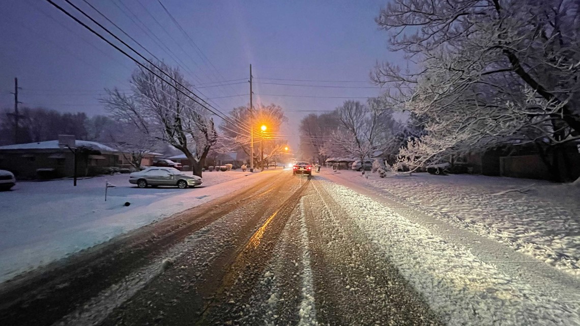 It's snowing in Kentuckiana! How locals are preparing to hunker down - Vimarsana News
