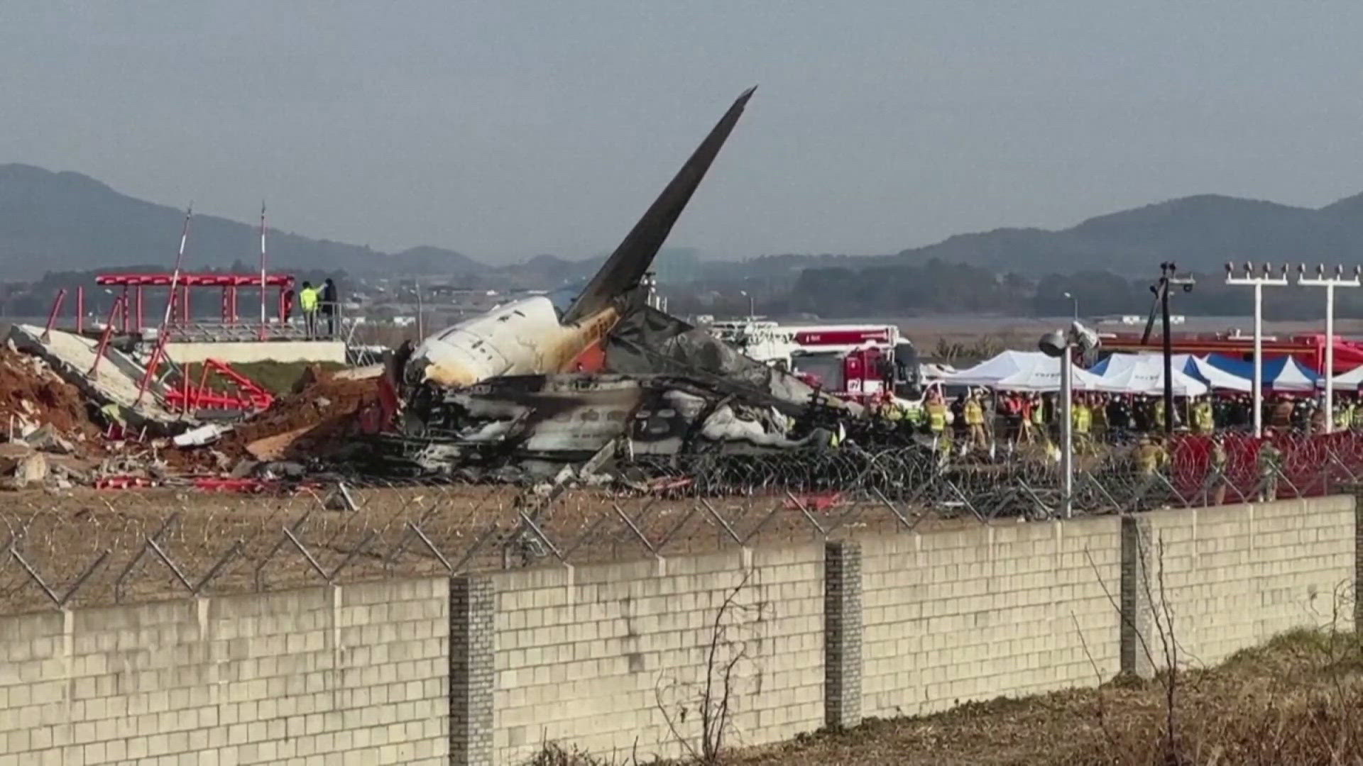 Investigators struggle to determine cause of South Korean plane