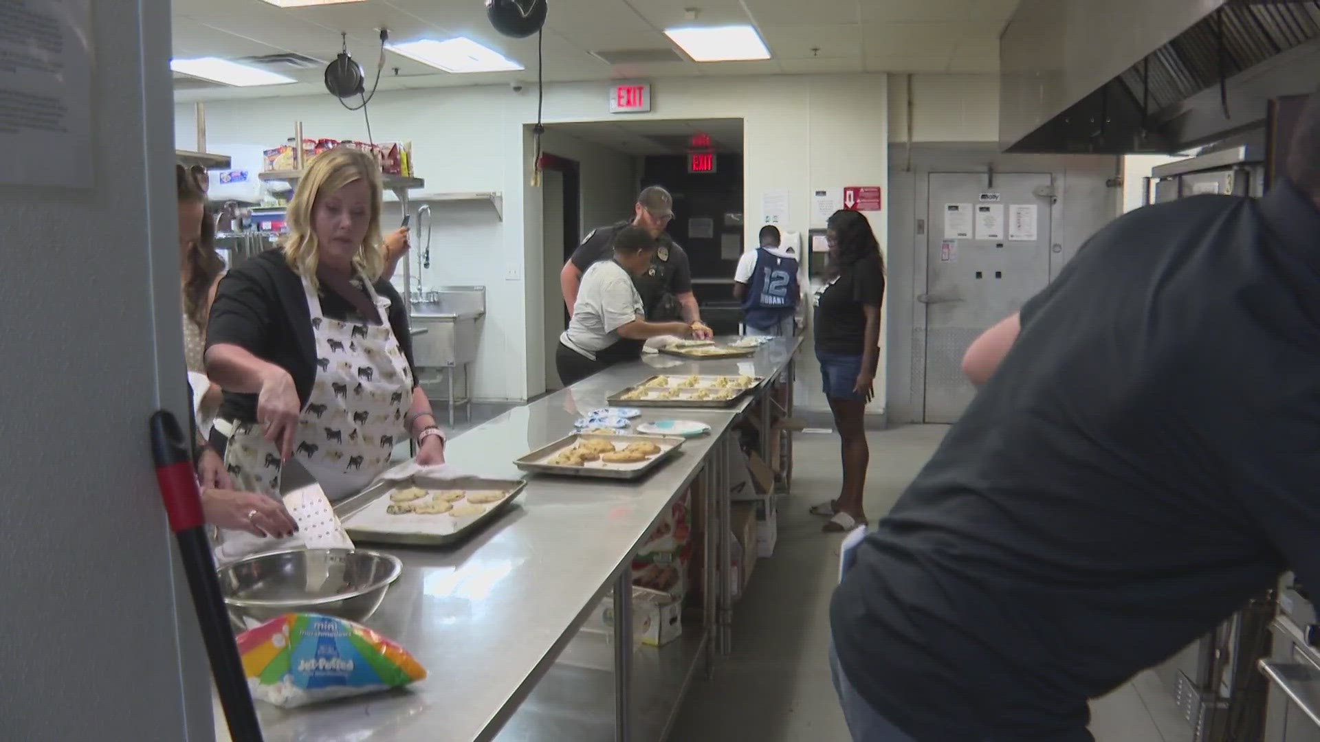 The Metro Police Activities League (PAL) wrapped up its six-week culinary program with a bake-off at Chef Space.