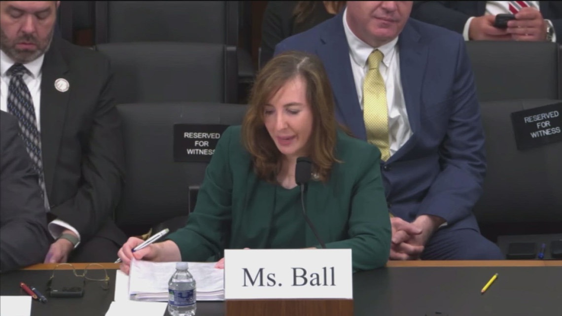 Kentucky auditor cites $1B of waste, fraud; Gov. Beshear pushes back