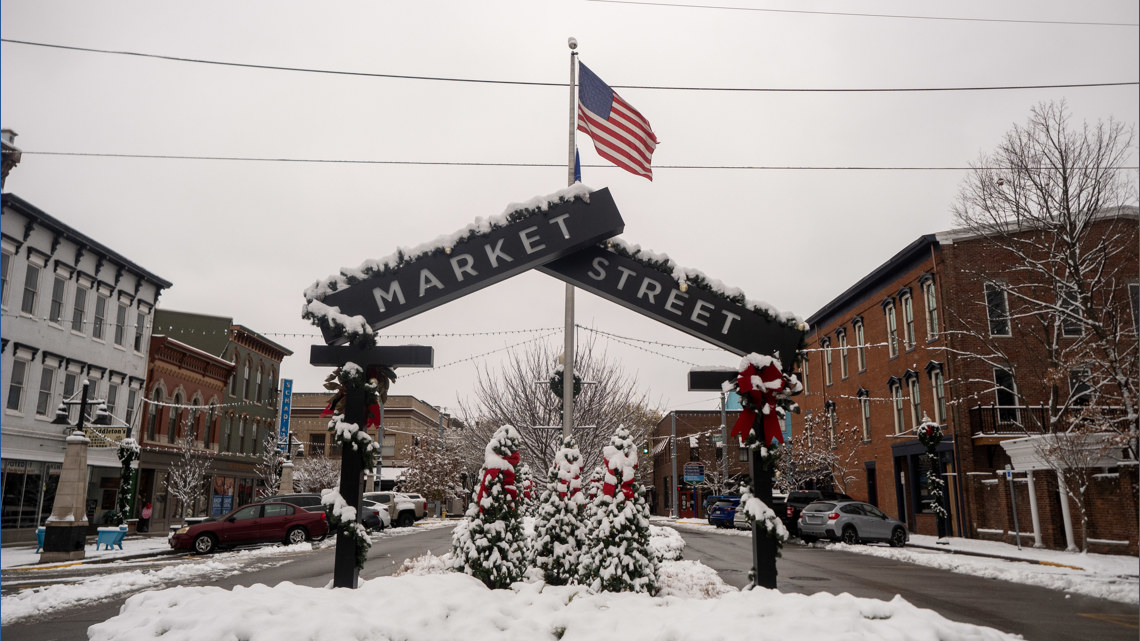 Internet outage turns New Albany snow day into unexpected family fun time