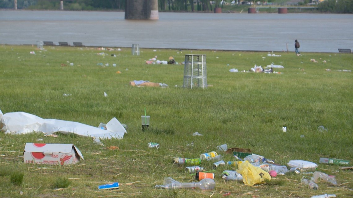 Crews clean mounds of trash left after Thunder Over Louisville - Vimarsana News
