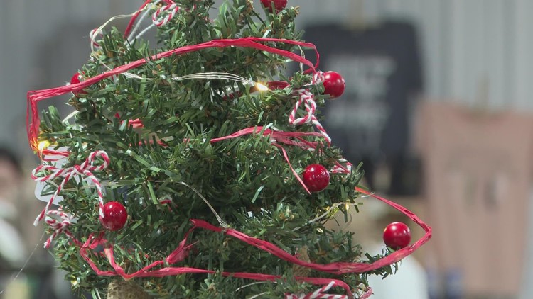 Corydon celebrates 'Christmas Extravaganza'