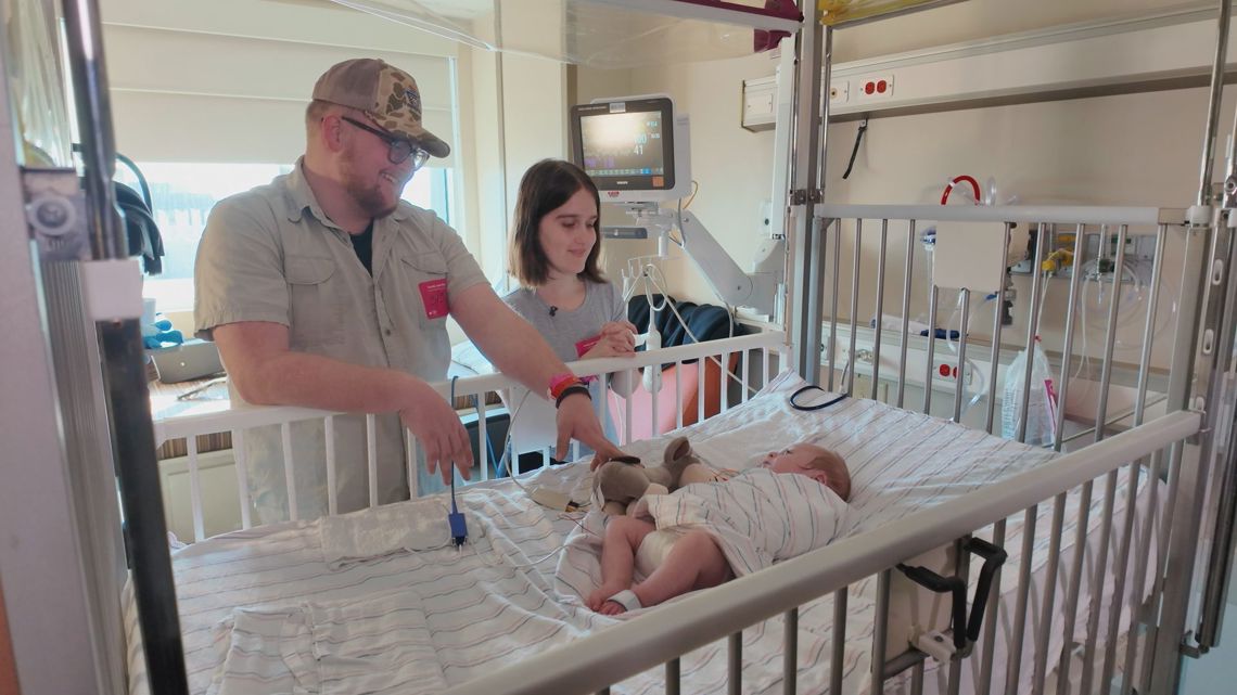 Family over fame: Kentucky 'American Idol' contestant puts music on hold for newborn son's health battle