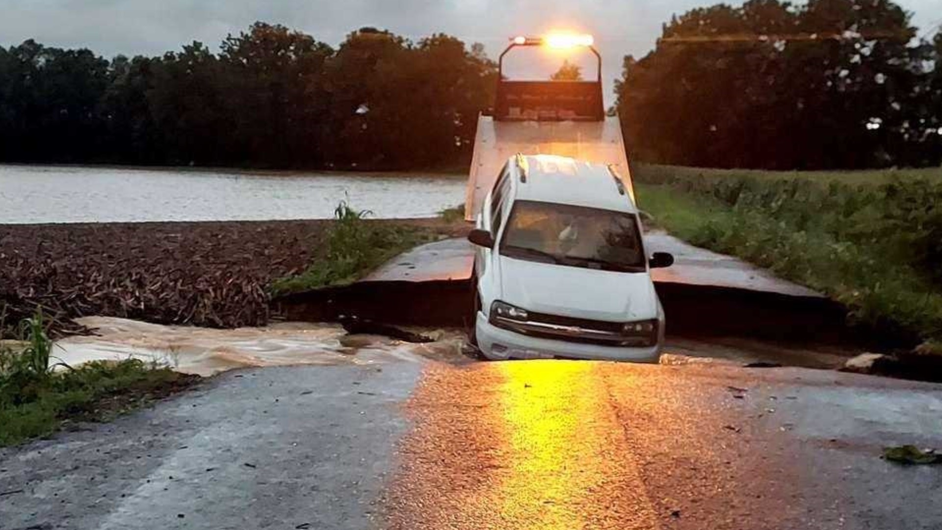 Tracking extreme flooding in western Kentucky