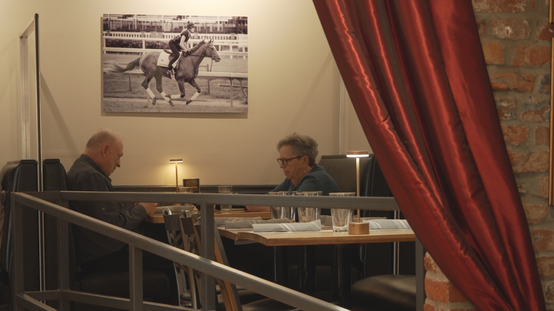 Late Kentucky Oaks post time has Louisville restaurants worried about empty tables