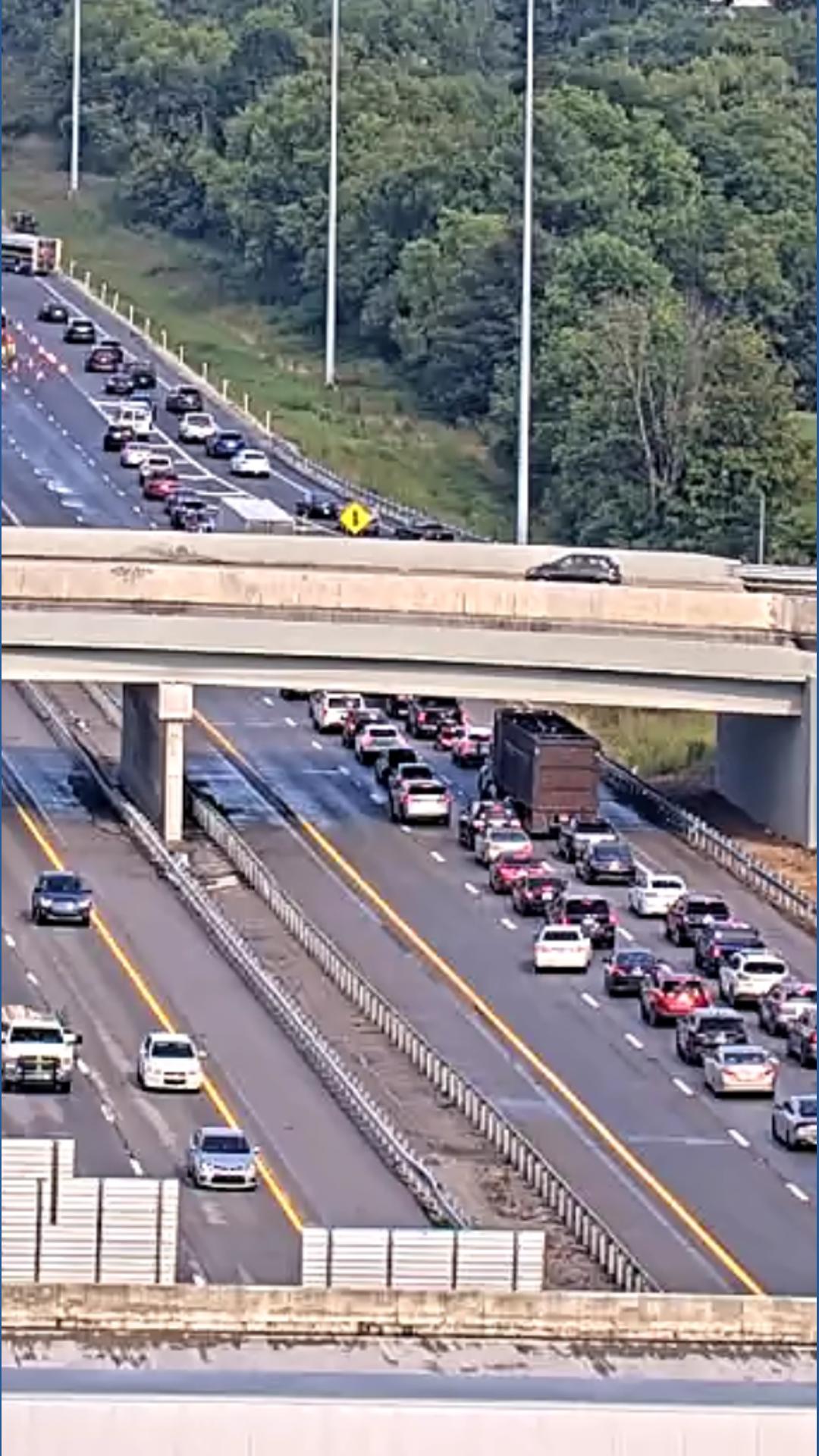 I-64 east lanes closed after 5-vehicle crash in east Louisville