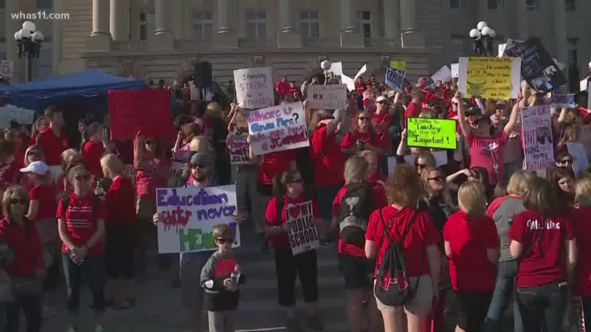 Teachers continue to rally in Frankfort