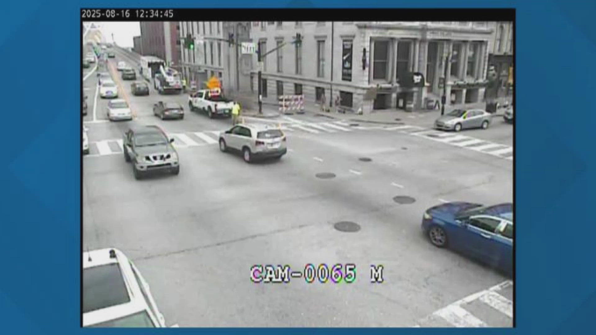 Driver hospitalized after crash on Clark Memorial Bridge | whas11.com