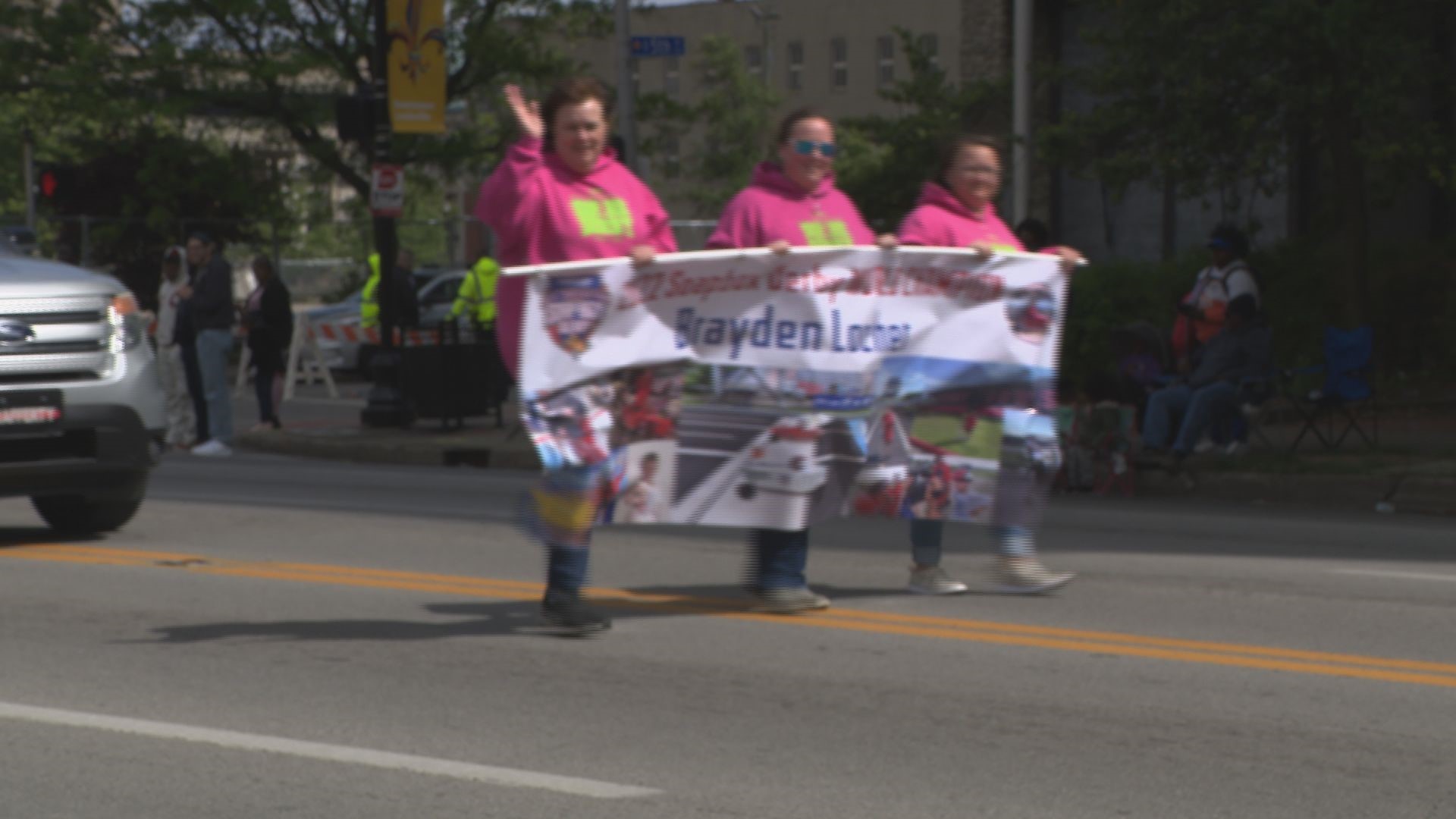 New Pegasus float debuts during Kentucky Derby Festival parade | whas11.com