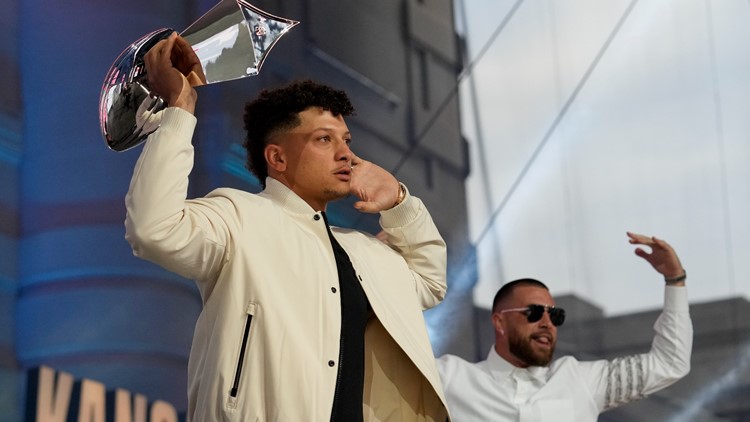 Patrick Mahomes to command 'Riders Up' for Kentucky Derby | whas11.com