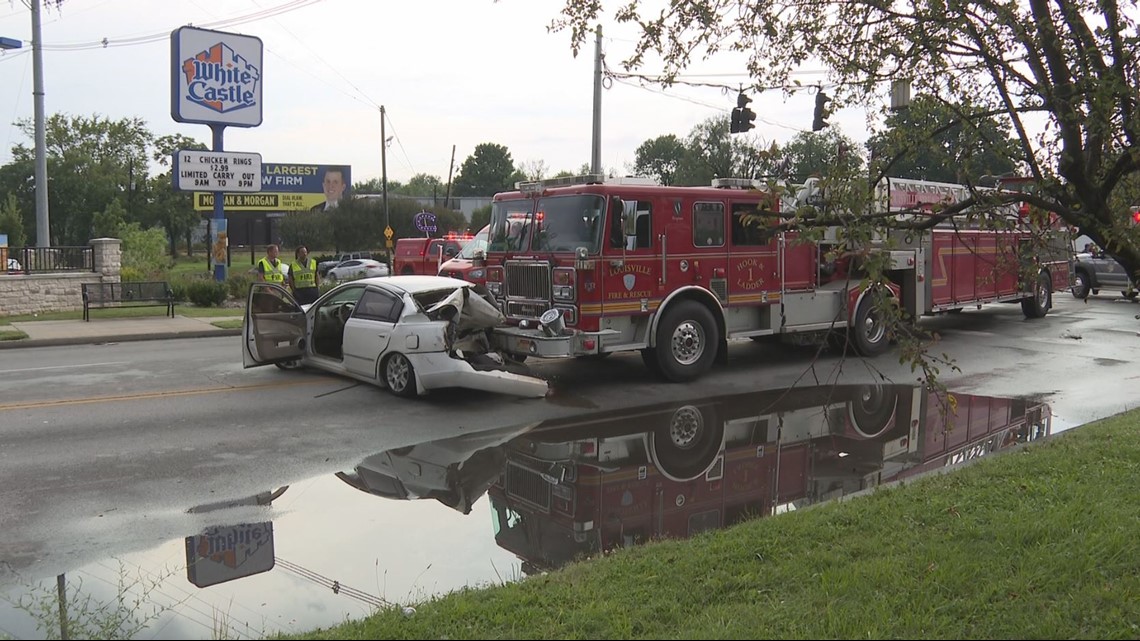 Louisville fire truck involved in crash en route to fire