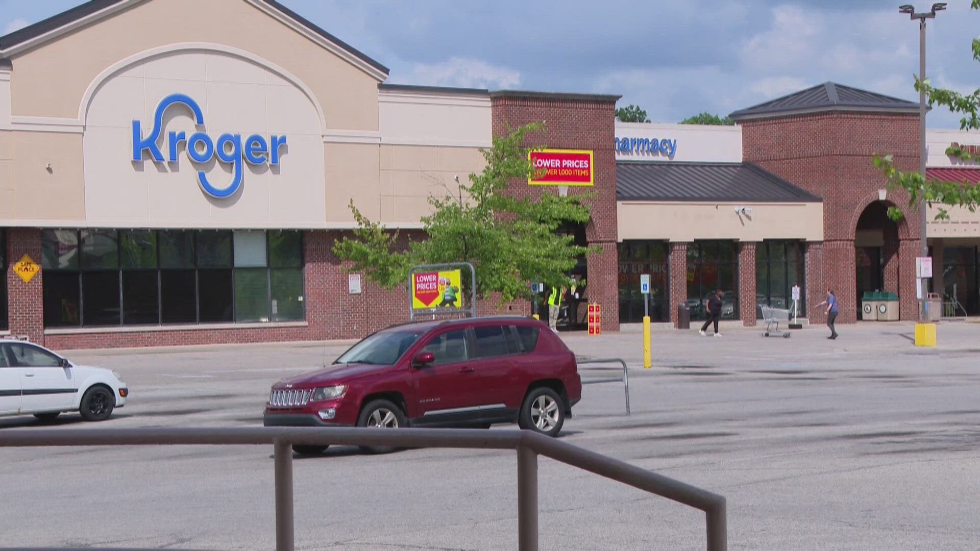 Louisville Kroger closes to address rodent issue | whas11.com
